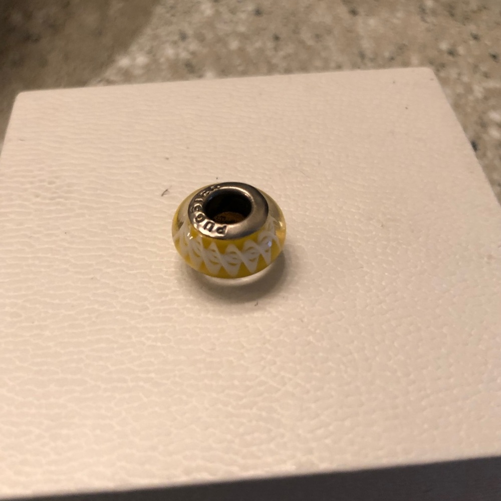 Pugster Glass Bead